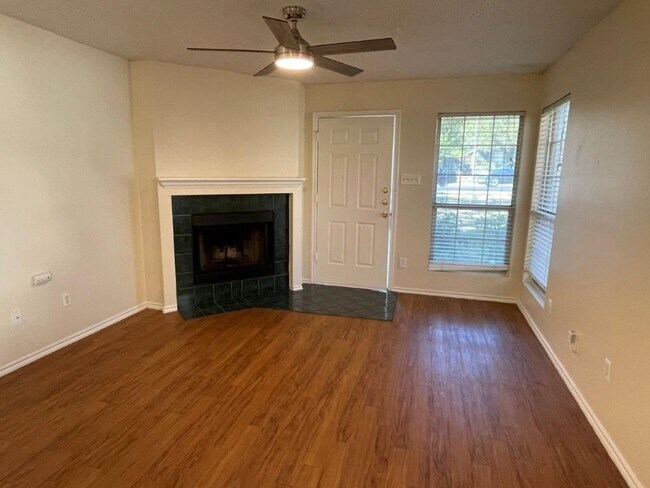 Foto del edificio - 7209 Aldea Dr