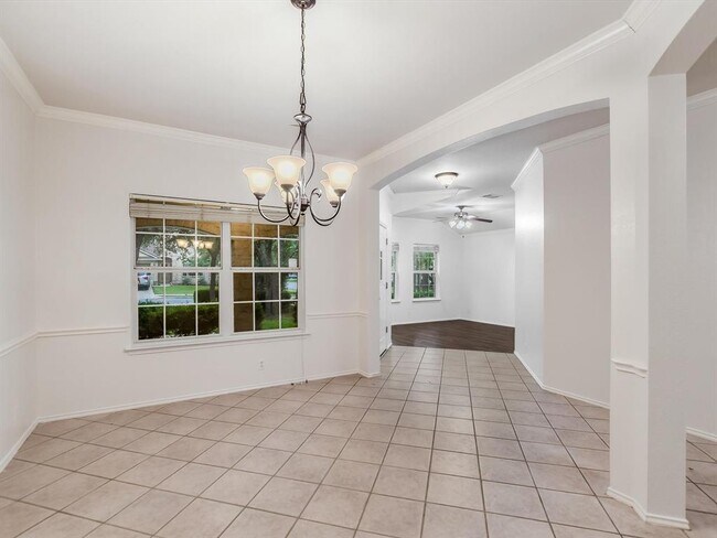 Building Photo - 1804 Castleguard Way