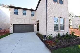 Building Photo - 9843 Romo St