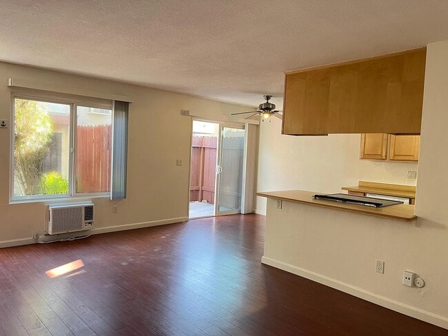 Foto del edificio - 9522 Carroll Canyon Rd