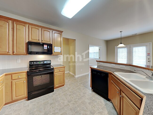 Building Photo - 8411 Laurel Run Dr