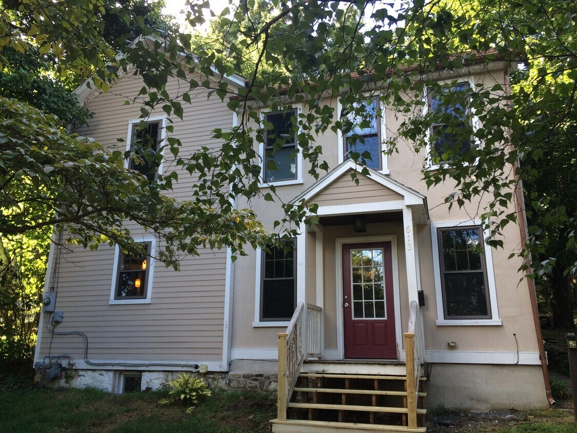Primary Photo - College Hill single family home in Forks T...