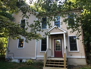 Building Photo - 613 Raub St