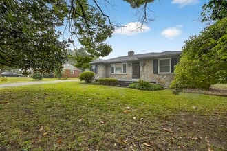Building Photo - 1021 Seminole Dr