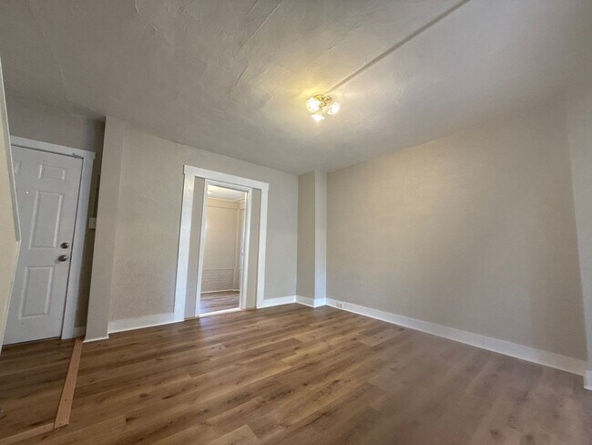 Foto del edificio - Beautiful Three-Bedroom Home In Baltimore