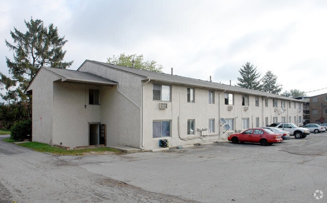 Building Photo - 547 Riverview Dr