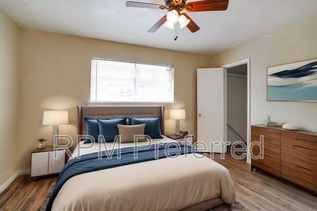 Foto del edificio - 427 Hollyvale Dr