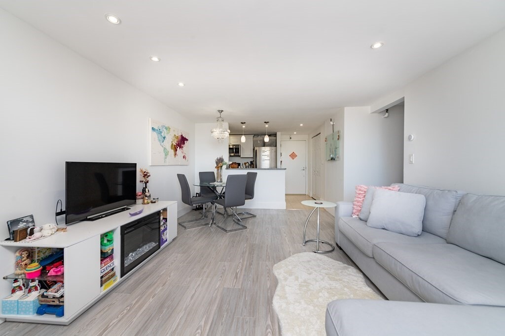 Primary Photo - 48 8th St