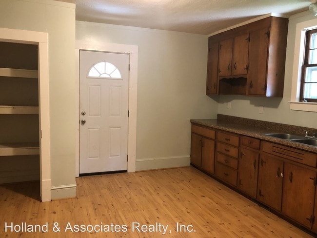 Building Photo - 2 br, 1.5 bath House - 513 Patterson Street