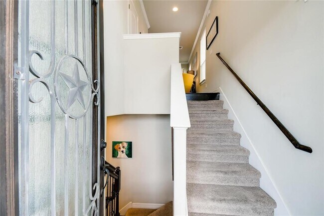 Building Photo - 11913 Terraza Cir