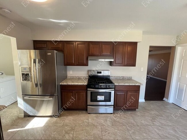 Building Photo - 25552 Audrey Ave