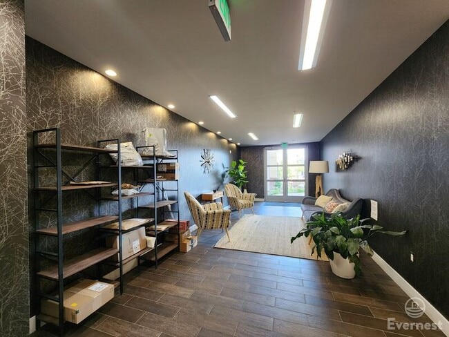 Building Photo - 3301 Arapahoe Ave