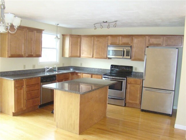 Building Photo - 153 Doyle Ave