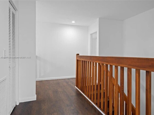 Foto del edificio - 23170 Floralwood Ln