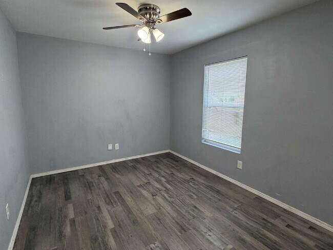 Foto del edificio - 3-Bedroom, 2 Full Baths in Del City