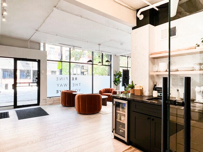 Foto del edificio - 1113 W Armitage Ave