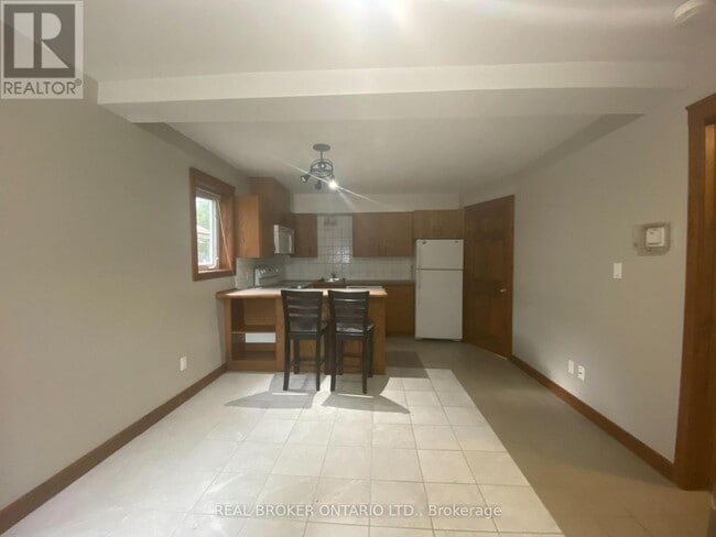 Building Photo - 18 First Ave