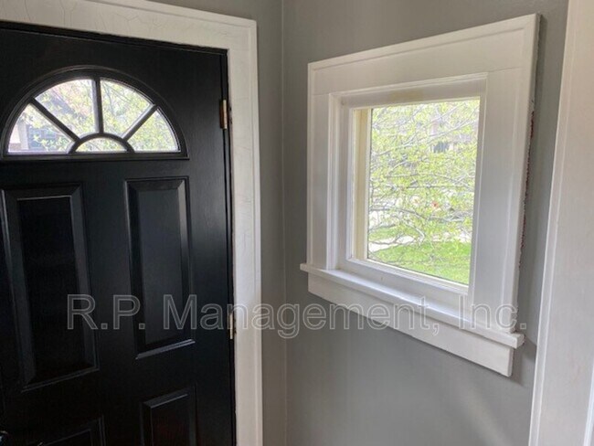 Foto del edificio - 4221 Harriet Ave