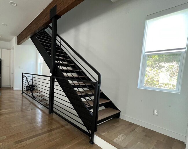 Foto del edificio - 733 W 21st St