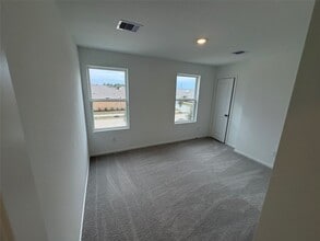 Building Photo - 9006 Cape Birdland Dr