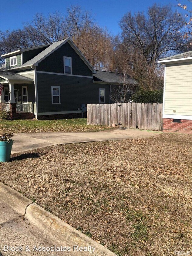 Foto del edificio - 2 br, 2 bath House - 301 Cooke Street