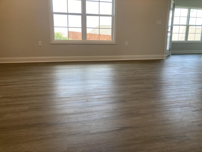 Building Photo - 2718 Cedrus Ave