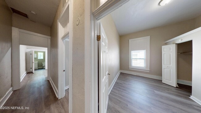 Building Photo - 2328 Moncrief Rd