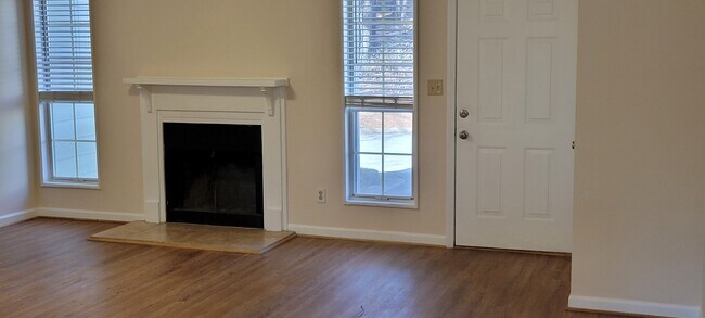 Building Photo - 115 Sterling Ct