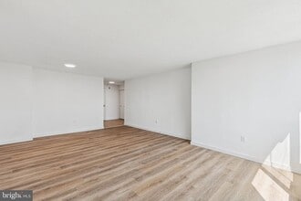 Building Photo - 1420 Locust St