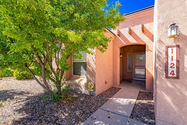 Building Photo - 1124 Calle Corvo NE