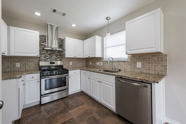Building Photo - Wow - Great home in Williamson Creek!
