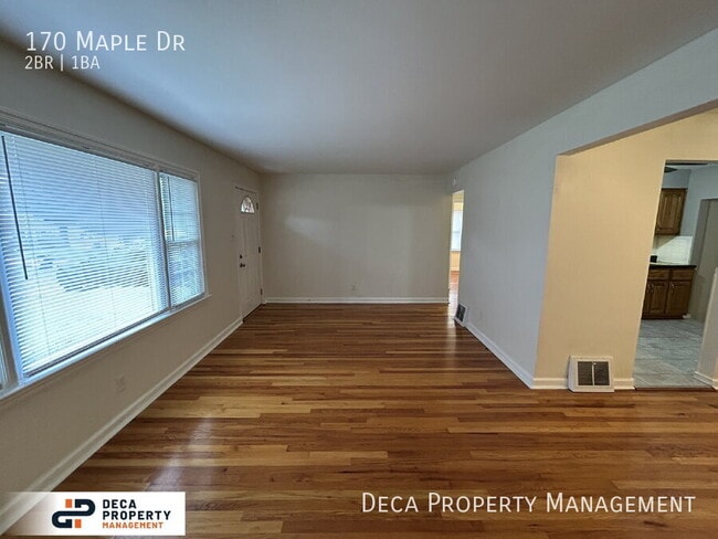Building Photo - 170 Maple Dr