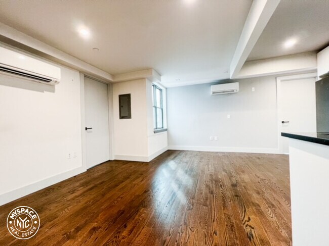 Building Photo - 298 Ellery St