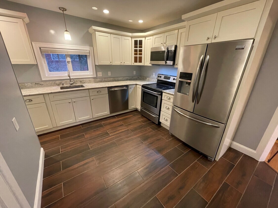 10 View St, Haverhill, MA 01832 Townhouse for Rent in Haverhill, MA