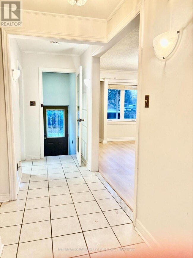 Building Photo - 397 Centre St E