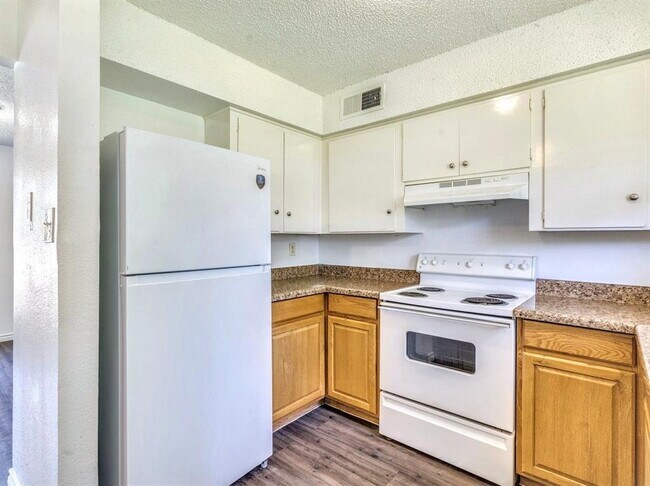 Foto del edificio - 726 Martindale Rd