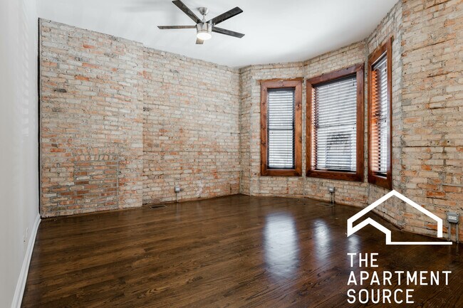 Photo - 1758 W Montrose Ave Apartment