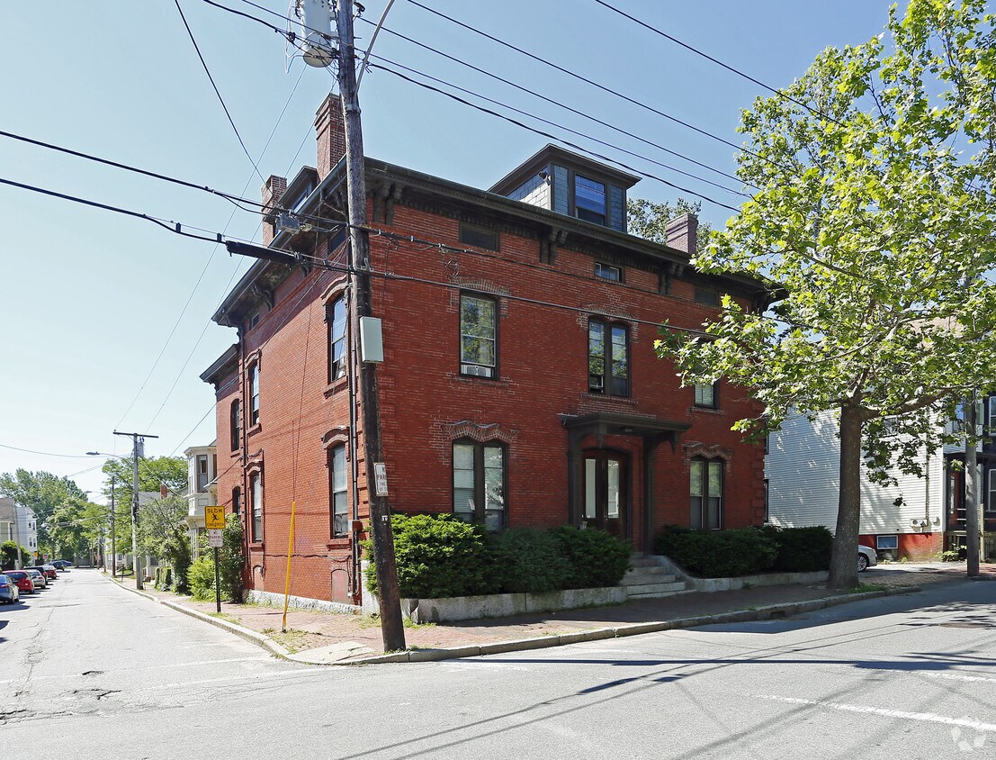 Primary Photo - 262 Spring St