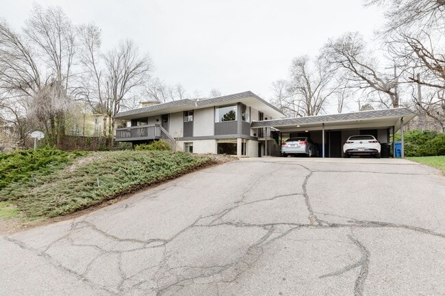 2 bedroom Unit for rent - 815 Orchard Dr