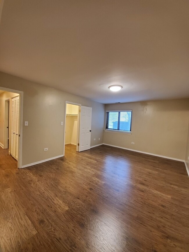 Building Photo - 1002 Castilian Ct