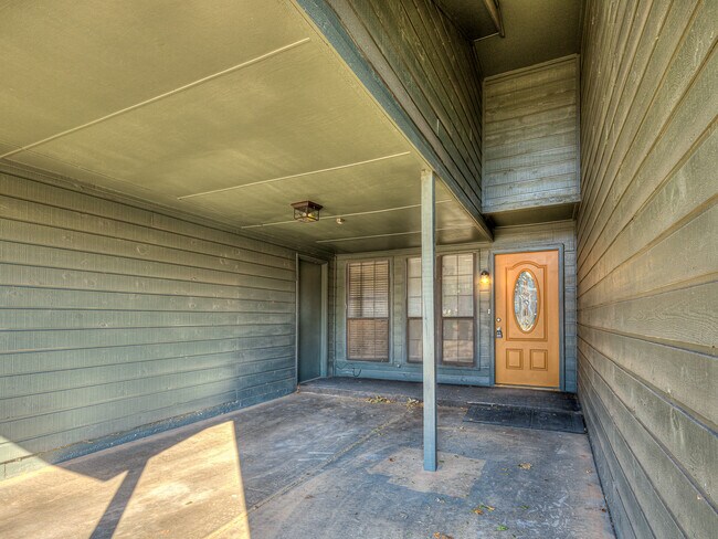 Building Photo - 11526 N Lincoln Blvd