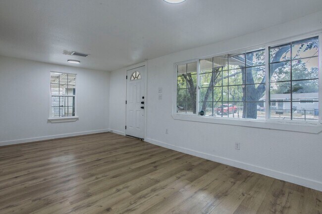 Photo - Modern Comfort and Convenience  4BR/2BA Home in San Antonio Available Now!