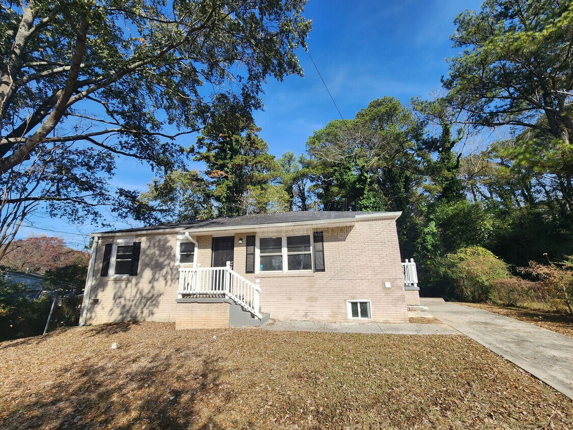 Primary Photo - 245 Argus Cir NW