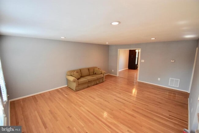 Building Photo - 2430 Windbreak Dr