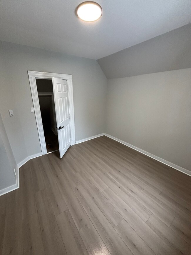 Building Photo - 36 Victoria St