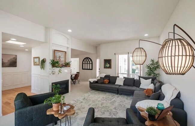 Foto del edificio - Single Level Home with a 2 car garage