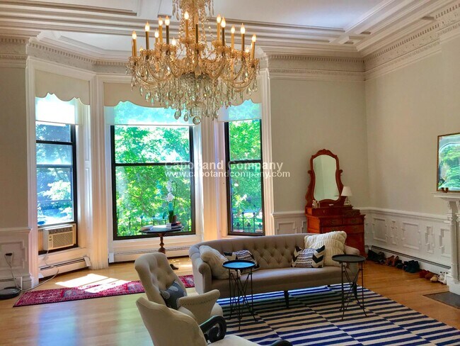 Foto del edificio - 263 Commonwealth Ave