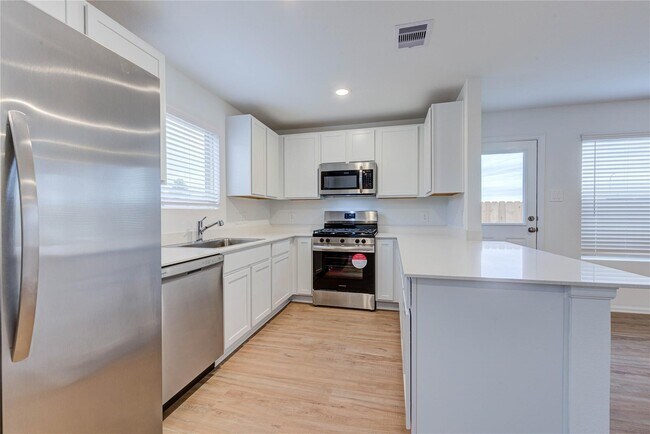 Building Photo - 310 Birch Blossom Path