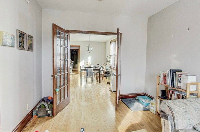 Foto del edificio - 3641 S Honore St