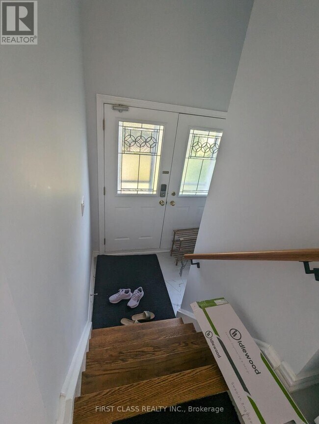 Building Photo - 121 Pindar Crescent